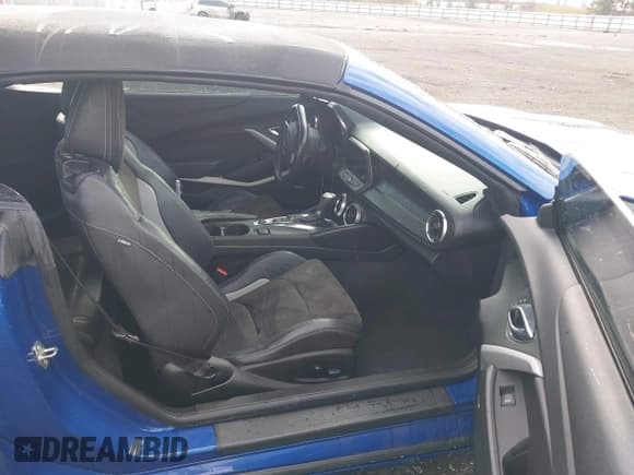 ✅ 2021 Chevrolet Camaro 1LT • VIN: 1G1FB3DS8M0110133 • Lot: 41772438. Wystawiony na IAAI z przebiegiem 53 700 mil. Bezpłatny archiwum sprzedaży aukcyjnych z USA i szczegółowy raport historii pojazdu na DreamBid. Zdjęcie 5.