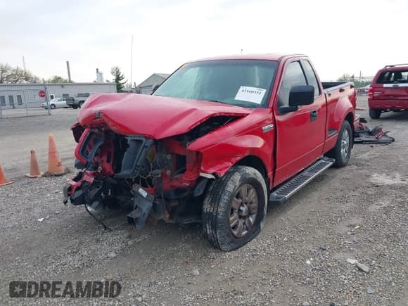 ✅ 2005 Ford F-150 STX • VIN: 1FTRF02W15KC95645 • Lot: 42160351. Wystawiony na IAAI z przebiegiem Nie podano. Bezpłatny archiwum sprzedaży aukcyjnych z USA i szczegółowy raport historii pojazdu na DreamBid. Zdjęcie 2.