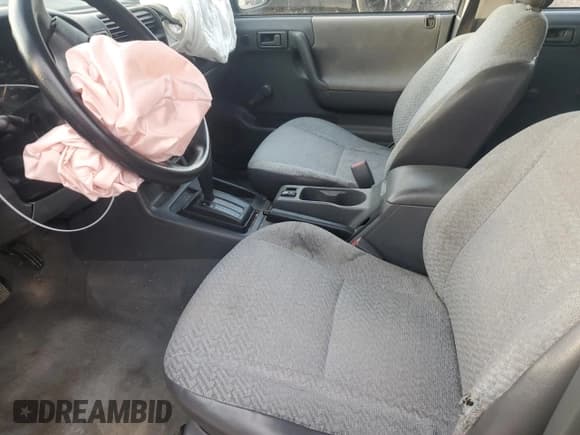 ✅ 1999 Isuzu Rodeo S • VIN: 4S2CK58W2X4312468 • Lot: 85753294. Listed on Copart with Not provided. Free auction sales archive from the USA and detailed vehicle history report at DreamBid. Image 7.