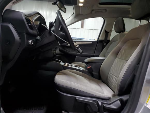 ✅ 2021 Ford Escape SE • VIN: 1FMCU9G66MUA48094 • Lot: 92455375. Listed on Copart with 67,479 mi. Free auction sales archive from the USA and detailed vehicle history report at DreamBid. Image 7.