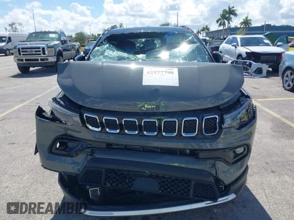 ✅ 2024 Jeep Compass Limited • VIN: 3C4NJDCN4RT595341 • Lot: 42577790. Listed on IAAI with 42,995 mi. Free auction sales archive from the USA and detailed vehicle history report at DreamBid. Image 12.