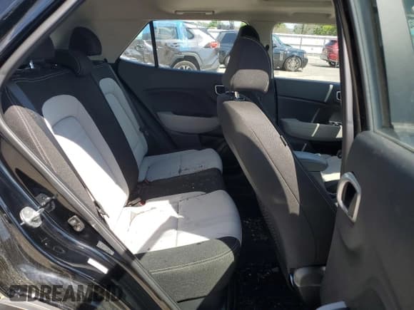 ✅ 2022 Hyundai Venue Limited • VIN: KMHRC8A33NU166014 • Lot: 57555075. Listed on Copart with 32,851 mi. Free auction sales archive from the USA and detailed vehicle history report at DreamBid. Image 11.