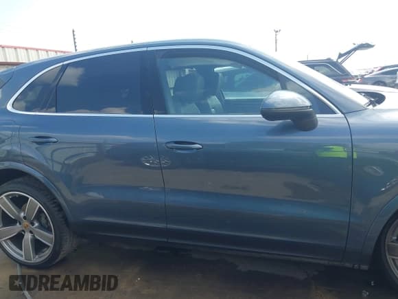 ✅ 2019 Porsche Cayenne S • VIN: WP1AB2AY0KDA65228 • Lot: 43553235. Listed on IAAI with 30,441 mi. Free auction sales archive from the USA and detailed vehicle history report at DreamBid. Image 13.