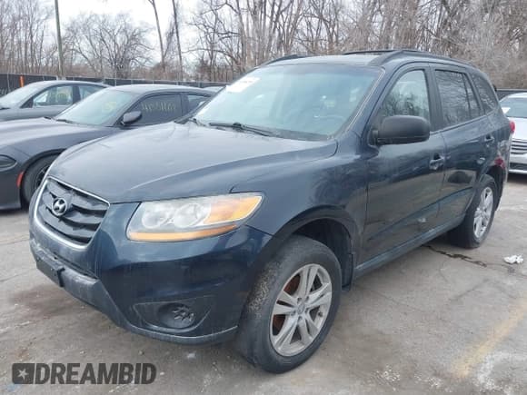 ✅ 2010 Hyundai Santa Fe GLS • VIN: 5NMSG3AB0AH400275 • Лот: 41390270. Опубликован ранее на IAAI с пробегом 169 677 миль. Бесплатный доступ к архиву аукционных продаж из США и подробный отчёт об истории автомобиля на DreamBid. Изображение 2.