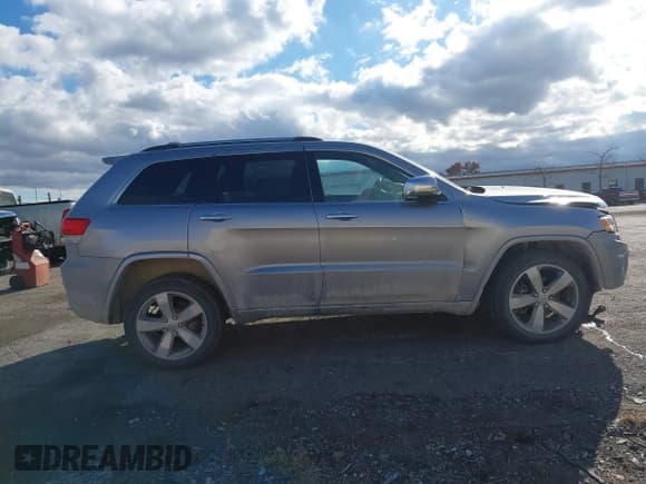 ✅ 2014 Jeep Grand Cherokee Overland • VIN: 1C4RJFCG4EC171730 • Lot: 43590555. Wystawiony na IAAI z przebiegiem 234 161 mil. Bezpłatny archiwum sprzedaży aukcyjnych z USA i szczegółowy raport historii pojazdu na DreamBid. Zdjęcie 13.