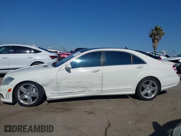 ✅ 2008 Mercedes-Benz S 550 • VIN: WDDNG71X78A224111 • Lot: 42886427. Wystawiony na IAAI z przebiegiem 49 151 mil. Bezpłatny archiwum sprzedaży aukcyjnych z USA i szczegółowy raport historii pojazdu na DreamBid. Zdjęcie 14.