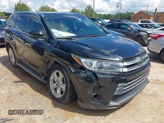 ✅ 2017 Toyota Highlander Limited Platinum • VIN: 5TDYZRFH6HS228670 • Lot: 42980812. Wystawiony na IAAI z przebiegiem 122 361 mil. Bezpłatny archiwum sprzedaży aukcyjnych z USA i szczegółowy raport historii pojazdu na DreamBid. Zdjęcie 1.