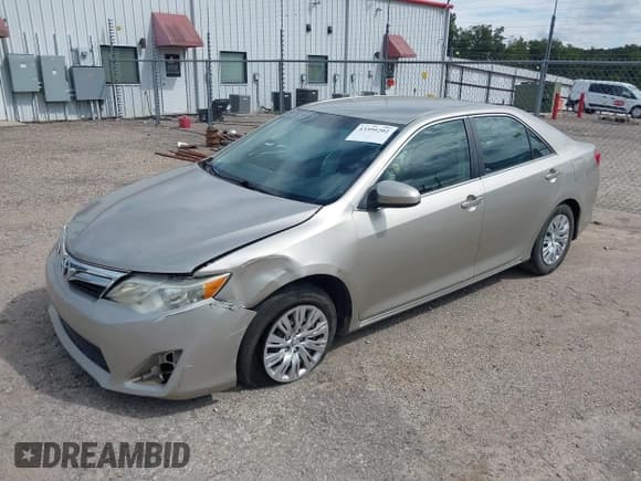 ✅ 2014 Toyota Camry LE • VIN: 4T4BF1FK2ER408734 • Лот: 43399202. Опубликован ранее на IAAI с пробегом 168 575 миль. Бесплатный доступ к архиву аукционных продаж из США и подробный отчёт об истории автомобиля на DreamBid. Изображение 2.