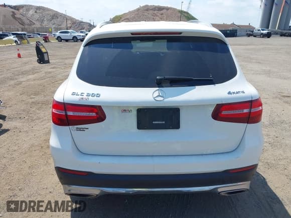✅ 2019 Mercedes-Benz GLC 300 • VIN: WDC0G4KB6KV127921 • Lot: 42955720. Wystawiony na IAAI z przebiegiem 105 408 mil. Bezpłatny archiwum sprzedaży aukcyjnych z USA i szczegółowy raport historii pojazdu na DreamBid. Zdjęcie 16.