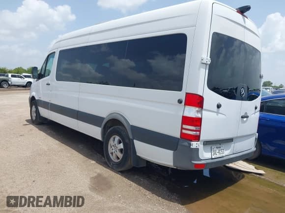 ✅ 2015 Mercedes-Benz Sprinter • VIN: WDZPE8DC1F5979753 • Lot: 42347958. Listed on IAAI with 116,540 mi. Free auction sales archive from the USA and detailed vehicle history report at DreamBid. Image 3.