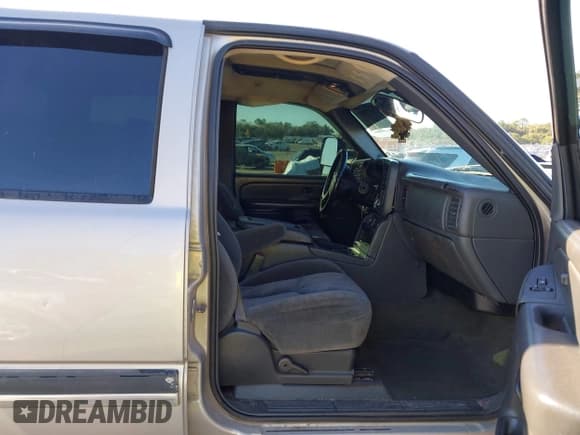 ✅ 2006 Chevrolet Silverado 2500HD LT1 • VIN: 1GCHK23236F107510 • Лот: 43625991. Опубликован ранее на IAAI с пробегом 420 541 миль. Бесплатный доступ к архиву аукционных продаж из США и подробный отчёт об истории автомобиля на DreamBid. Изображение 5.