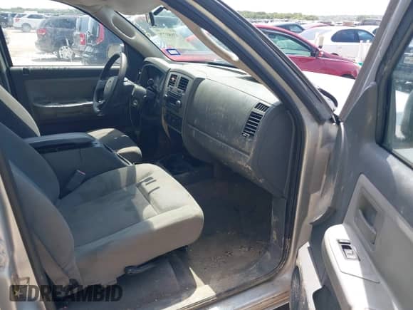 2006 Dodge Dakota SLT with VIN 1D7HE48N46S646527, listed as a IAAI auction lot 42680779 with 191,935 mi miles and . Bid and sale history available at DreamBid. Image 5.