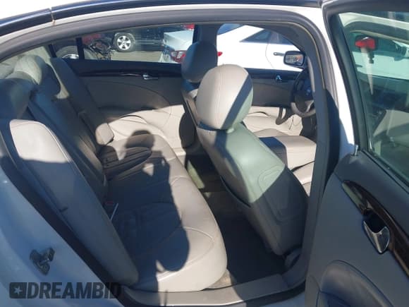 ✅ 2010 Buick Lucerne CXL • VIN: 1G4HC5EMXAU131445 • Лот: 43467277. Опубликован ранее на IAAI с пробегом 185 832 миль. Бесплатный доступ к архиву аукционных продаж из США и подробный отчёт об истории автомобиля на DreamBid. Изображение 8.