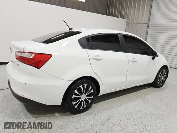 ✅ 2016 Kia Rio LX • VIN: KNADM4A35G6659069 • Lot: 87028875. Listed on Copart with 71,687 mi. Free auction sales archive from the USA and detailed vehicle history report at DreamBid. Image 3.