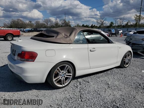 ✅ 2009 BMW 1 Series 135i • VIN: WBAUN93519VK41139 • Лот: 44959415. Опубликован ранее на Copart с пробегом 70 895 миль. Бесплатный доступ к архиву аукционных продаж из США и подробный отчёт об истории автомобиля на DreamBid. Изображение 3.