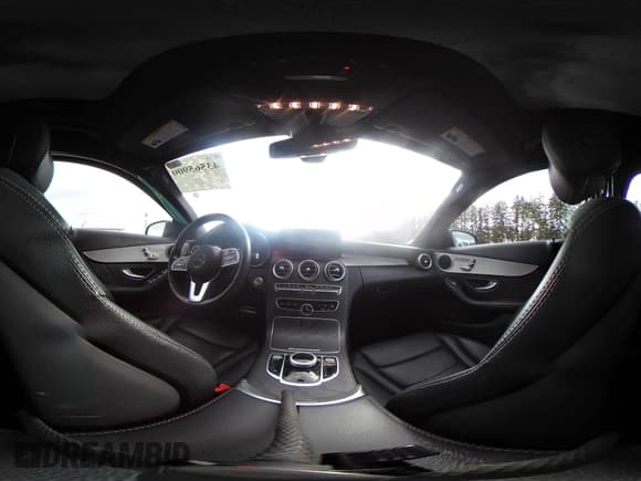 ✅ 2020 Mercedes-Benz C 300 • VIN: W1KWF8EB2LR597188 • Lot: 43565900. Wystawiony na IAAI z przebiegiem 47 210 mil. Bezpłatny archiwum sprzedaży aukcyjnych z USA i szczegółowy raport historii pojazdu na DreamBid. Zdjęcie 20.