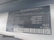 ✅ 2022 Mercedes-Benz Metris Cargo • VIN: W1YV0BEY2N3964584 • Lot: 43439418. Wystawiony na IAAI z przebiegiem 57 293 mil. Bezpłatny archiwum sprzedaży aukcyjnych z USA i szczegółowy raport historii pojazdu na DreamBid. Zdjęcie 9.