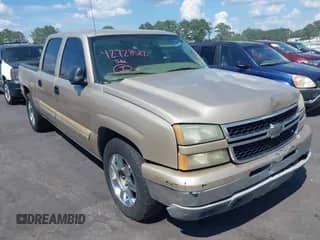 ✅ 2006 Chevrolet Silverado 1500 LS • VIN: 2GCEC13V661257090 • Lot: 42728582. Wystawiony na IAAI z przebiegiem 296 957 mil mil. Skorzystaj z bezpłatnego archiwum sprzedaży aukcyjnych z USA i zobacz szczegółowy raport historii pojazdu na DreamBid. Zdjęcie 1.