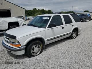 ✅ 2001 Chevrolet Blazer LT • VIN: 1GNDT13W81K243325 • Lot: 69675195. Wystawiony na Copart z przebiegiem 167 874 mil. Bezpłatny archiwum sprzedaży aukcyjnych z USA i szczegółowy raport historii pojazdu na DreamBid. Zdjęcie 1.