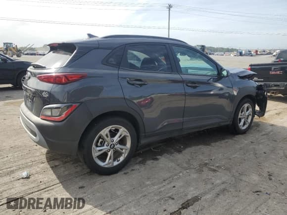 ✅ 2023 Hyundai Kona SEL • VIN: KM8K62AB8PU982135 • Лот: 57385744. Опубликован ранее на Copart с пробегом 10 971 миль. Бесплатный доступ к архиву аукционных продаж из США и подробный отчёт об истории автомобиля на DreamBid. Изображение 3.