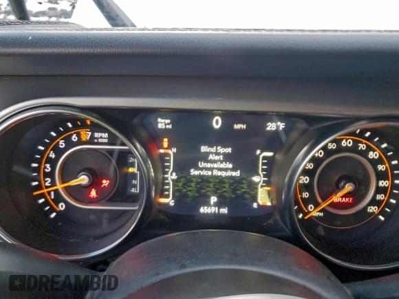 ✅ 2021 Jeep Wrangler Unlimited Sahara • VIN: 1C4HJXEG4MW505248 • Lot: 95670185. Wystawiony na Copart z przebiegiem 65 691 mil. Bezpłatny archiwum sprzedaży aukcyjnych z USA i szczegółowy raport historii pojazdu na DreamBid. Zdjęcie 9.