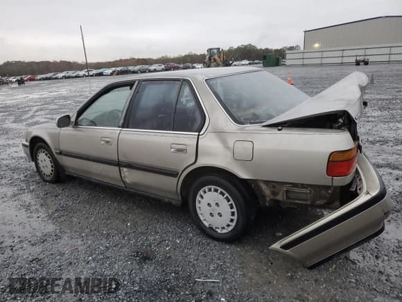 ✅ 1991 Honda Accord • VIN: 1HGCB7657MA205500 • Лот: 79526994. Опубликован ранее на Copart с пробегом 242 211 миль. Бесплатный доступ к архиву аукционных продаж из США и подробный отчёт об истории автомобиля на DreamBid. Изображение 2.