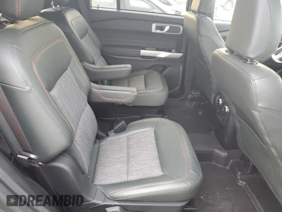 ✅ 2021 Ford Explorer Timberline • VIN: 1FMSK8JH4MGC46211 • Lot: 76772954. Wystawiony na Copart z przebiegiem 71 557 mil. Bezpłatny archiwum sprzedaży aukcyjnych z USA i szczegółowy raport historii pojazdu na DreamBid. Zdjęcie 11.