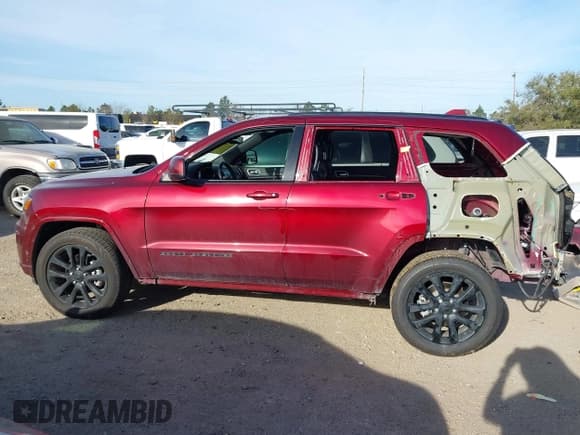 ✅ 2020 Jeep Grand Cherokee Altitude • VIN: 1C4RJEAG9LC329215 • Lot: 41823074. Listed on IAAI with 64,280 mi. Free auction sales archive from the USA and detailed vehicle history report at DreamBid. Image 15.