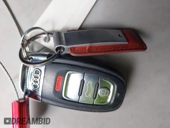 ✅ 2014 Audi A4 Premium • VIN: WAUAFAFL3EN002875 • Lot: 43267129. Wystawiony na IAAI z przebiegiem 125 052 mil. Bezpłatny archiwum sprzedaży aukcyjnych z USA i szczegółowy raport historii pojazdu na DreamBid. Zdjęcie 11.