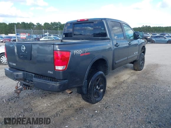 ✅ 2008 Nissan Titan Pro-4X • VIN: 1N6BA07C78N311068 • Lot: 43359672. Wystawiony na IAAI z przebiegiem 287 349 mil. Bezpłatny archiwum sprzedaży aukcyjnych z USA i szczegółowy raport historii pojazdu na DreamBid. Zdjęcie 4.