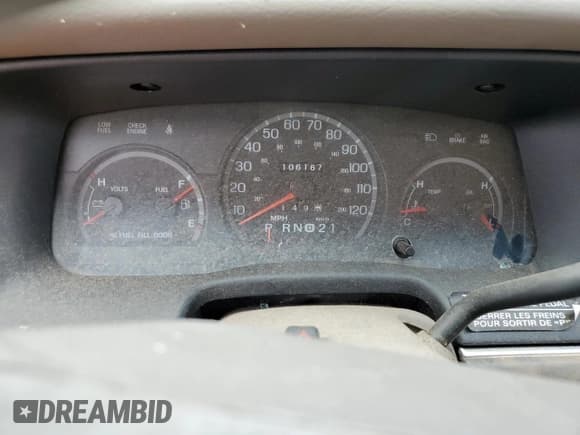 ✅ 1998 Ford Crown Victoria • VIN: 2FAFP73W0WX162676 • Lot: 71668134. Listed on Copart with 106,167 mi. Free auction sales archive from the USA and detailed vehicle history report at DreamBid. Image 9.