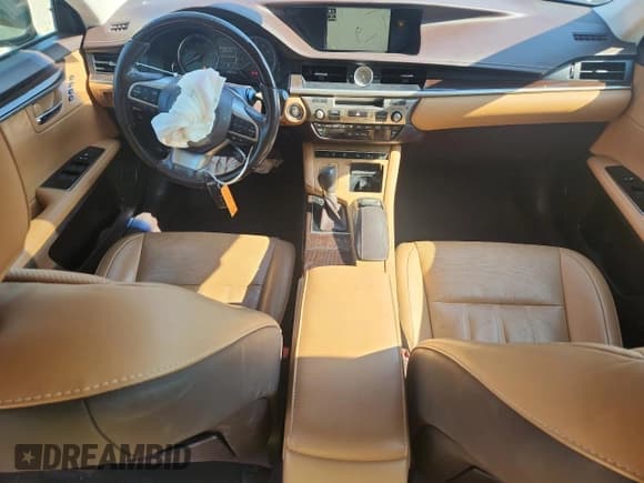 ✅ 2017 Lexus ES 350 • VIN: JTHBK1GG2H2258451 • Lot: 70894185. Wystawiony na Copart z przebiegiem 48 679 mil. Bezpłatny archiwum sprzedaży aukcyjnych z USA i szczegółowy raport historii pojazdu na DreamBid. Zdjęcie 8.