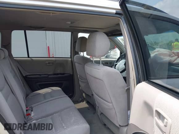 2001 Toyota Highlander с VIN JTEGF21AX10021788, выставлен на аукционе IAAI как лот 42465359 с пробегом 173 509 миль миль и . История ставок и продаж доступна на DreamBid. Изображение 8.