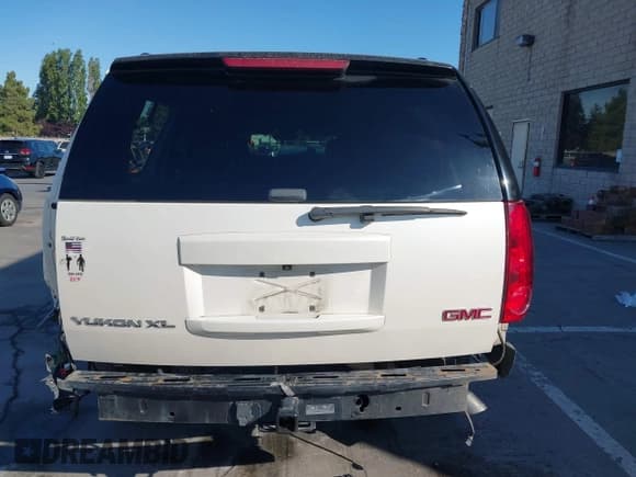 ✅ 2013 GMC Yukon XL SLT • VIN: 1GKS2KE79DR239380 • Lot: 42655229. Listed on IAAI with 213,728 mi. Free auction sales archive from the USA and detailed vehicle history report at DreamBid. Image 17.