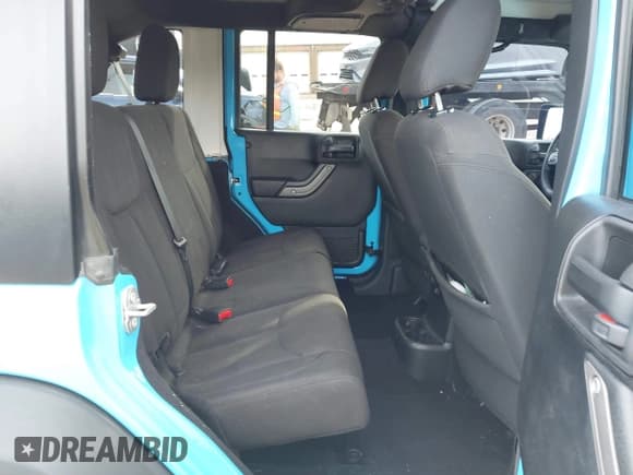 ✅ 2017 Jeep Wrangler Unlimited Sport • VIN: 1C4BJWDG0HL587942 • Lot: 43808464. Wystawiony na IAAI z przebiegiem 119 054 mil. Bezpłatny archiwum sprzedaży aukcyjnych z USA i szczegółowy raport historii pojazdu na DreamBid. Zdjęcie 8.