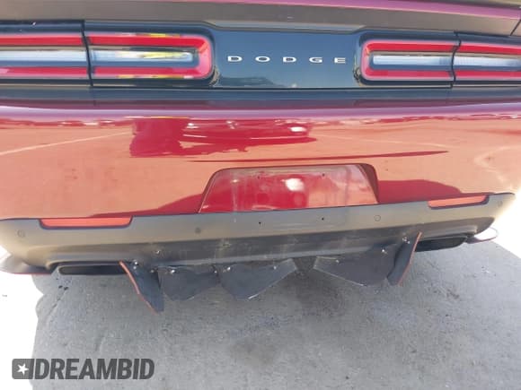 ✅ 2020 Dodge Challenger SRT Hellcat Widebody • VIN: 2C3CDZC98LH117507 • Lot: 42474496. Wystawiony na IAAI z przebiegiem 27 566 mil. Bezpłatny archiwum sprzedaży aukcyjnych z USA i szczegółowy raport historii pojazdu na DreamBid. Zdjęcie 18.