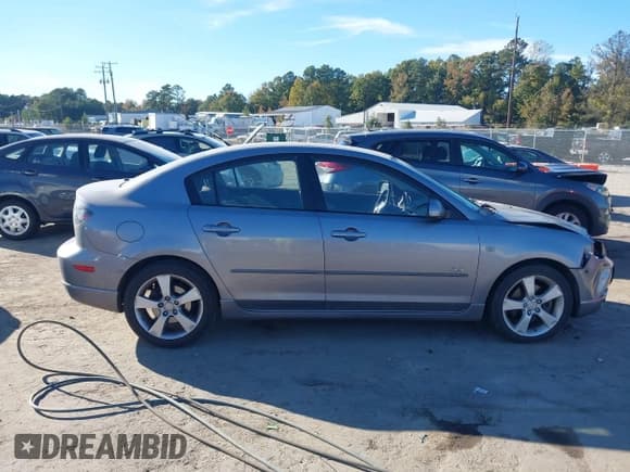 ✅ 2005 Mazda 3 s • VIN: JM1BK323X51235972 • Lot: 43474060. Wystawiony na IAAI z przebiegiem 135 961 mil. Bezpłatny archiwum sprzedaży aukcyjnych z USA i szczegółowy raport historii pojazdu na DreamBid. Zdjęcie 13.
