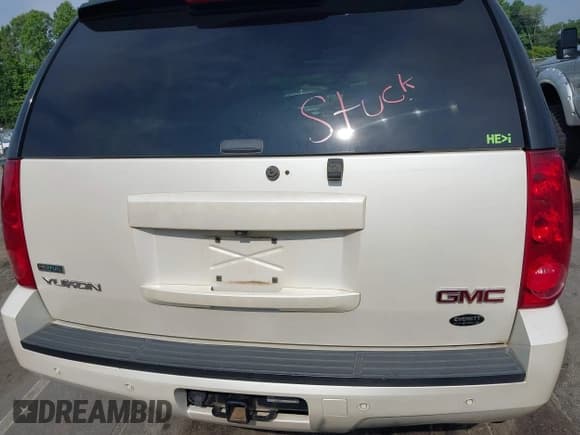 ✅ 2010 GMC Yukon SLT • VIN: 1GKUCCE08AR234116 • Lot: 42481252. Listed on IAAI with 249,226 mi. Free auction sales archive from the USA and detailed vehicle history report at DreamBid. Image 16.