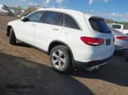 ✅ 2017 Mercedes-Benz GLC 300 • VIN: WDC0G4KB2HV012242 • Lot: 43357594. Wystawiony na IAAI z przebiegiem 83 294 mil. Bezpłatny archiwum sprzedaży aukcyjnych z USA i szczegółowy raport historii pojazdu na DreamBid. Zdjęcie 3.