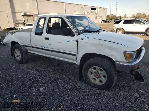 ✅ 1994 Toyota Pickup DLX • VIN: JT4VN13D1R5141994 • Lot: 51260545. Wystawiony na Copart z przebiegiem 141 752 mil. Bezpłatny archiwum sprzedaży aukcyjnych z USA i szczegółowy raport historii pojazdu na DreamBid. Zdjęcie 4.