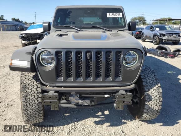 ✅ 2022 Jeep Wrangler Unlimited Rubicon • VIN: 1C4JJXR68NW121395 • Лот: 81856295. Опубликован ранее на Copart с пробегом 18 118 миль. Бесплатный доступ к архиву аукционных продаж из США и подробный отчёт об истории автомобиля на DreamBid. Изображение 5.