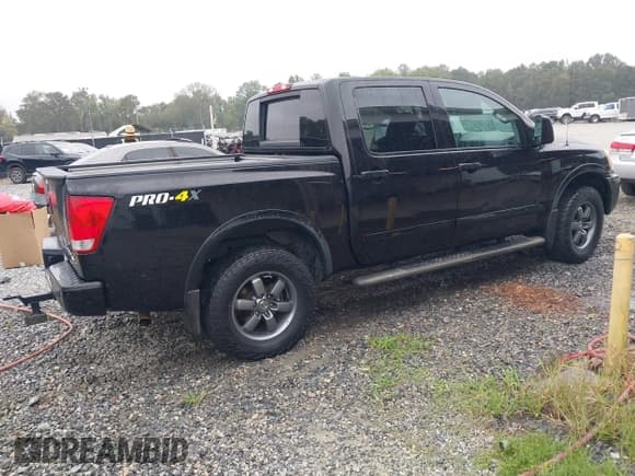 ✅ 2014 Nissan Titan Pro-4X • VIN: 1N6BA0EC4EN505829 • Lot: 43349125. Wystawiony na IAAI z przebiegiem 144 273 mil. Bezpłatny archiwum sprzedaży aukcyjnych z USA i szczegółowy raport historii pojazdu na DreamBid. Zdjęcie 4.