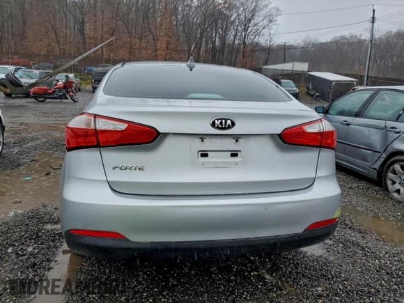 ✅ 2016 Kia Forte LX • VIN: KNAFX4A6XG5442004 • Lot: 94866045. Listed on Copart with 180,081 mi. Free auction sales archive from the USA and detailed vehicle history report at DreamBid. Image 6.