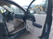 ✅ 2005 Saturn VUE • VIN: 5GZCZ63475S817576 • Lot: 41177810. Wystawiony na IAAI z przebiegiem 158 293 mil. Bezpłatny archiwum sprzedaży aukcyjnych z USA i szczegółowy raport historii pojazdu na DreamBid. Zdjęcie 5.