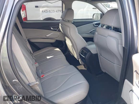 ✅ 2020 Acura RDX Technology • VIN: 5J8TC2H51LL010279 • Lot: 43335175. Listed on IAAI with 60,473 mi. Free auction sales archive from the USA and detailed vehicle history report at DreamBid. Image 8.