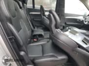 ✅ 2016 Volvo XC90 T5 Momentum • VIN: YV4102XKXG1074017 • Lot: 52140495. Wystawiony na Copart z przebiegiem 96 009 mil. Bezpłatny archiwum sprzedaży aukcyjnych z USA i szczegółowy raport historii pojazdu na DreamBid. Zdjęcie 11.