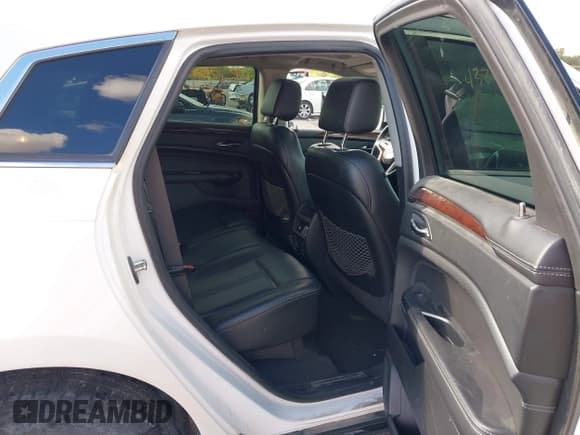✅ 2013 Cadillac SRX Luxury Collection • VIN: 3GYFNGE38DS648119 • Lot: 43382431. Listed on IAAI with 172,759 mi. Free auction sales archive from the USA and detailed vehicle history report at DreamBid. Image 8.