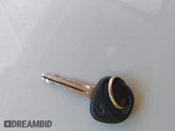 ✅ 2008 Hyundai Santa Fe GLS • VIN: 5NMSG13D78H214116 • Lot: 43787038. Listed on IAAI with 175,522 mi. Free auction sales archive from the USA and detailed vehicle history report at DreamBid. Image 11.