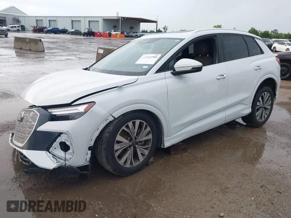 ✅ 2023 Audi Q4 e-tron • VIN: WA1ACBFZ2PP058412 • Lot: 42164300. Wystawiony na IAAI z przebiegiem 26 562 mil. Bezpłatny archiwum sprzedaży aukcyjnych z USA i szczegółowy raport historii pojazdu na DreamBid. Zdjęcie 19.