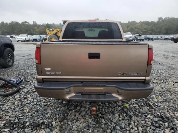 ✅ 2004 Chevrolet S-10 LS • VIN: 1GCDT13X04K141362 • Lot: 89545045. Listed on Copart with 75,671 mi. Free auction sales archive from the USA and detailed vehicle history report at DreamBid. Image 6.